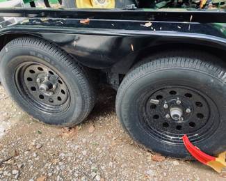 John Deere 1025-R Sub-Compact Utility Tractor with 60D Autoconnect Mid Mount Side Discharge Mower, Rear Mount Box Blade, Fixed Ting Pallet Loader and 120-R Front End Loader. 16 FT Bumper Pull Flatbed Trailer.