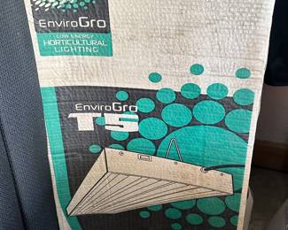 NIB Fluorescent Grow Light