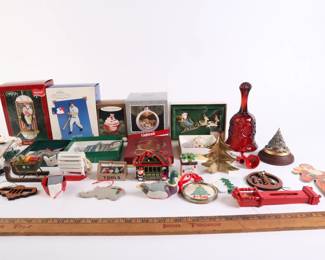 Lot 9559 Collection on Ornaments  Hallmark Keepsake  Williamsburg  etc