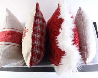 Lot 9545 Set of 4 Christmas Themed Accent Throw Pillows