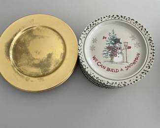 Lot 9526 8 Gold Chargers  12 Snowman Dinner Plates