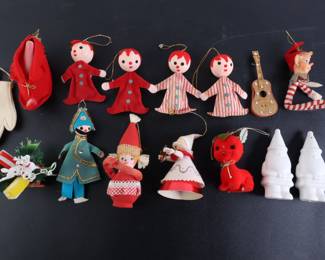 Lot 9076 Lot of Vintage Christmas Ornaments