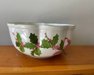 Lot 8221 Large Ceramic Holly Berry Holiday Serving Bowl  Laurie Gates