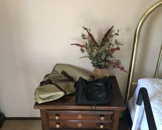 The other matching nightstand!