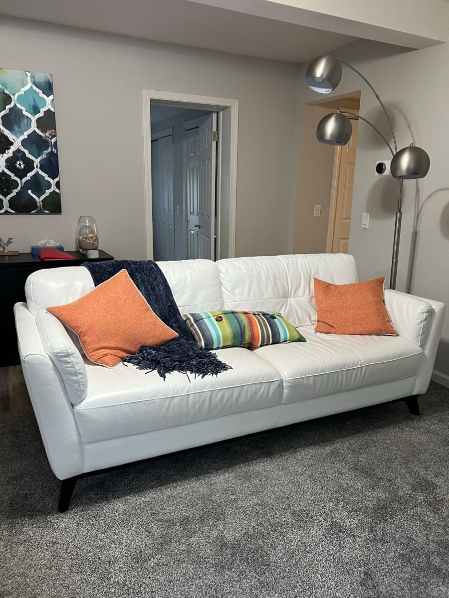 High end beautiful home items in Canandaigua, NY starts on 10/20/2023