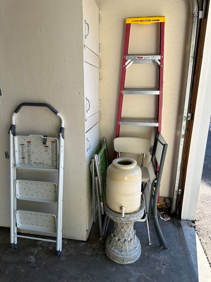 BAG SALE & 75 OFF Vintage Hodgepodge in... starts on 10/20/2023