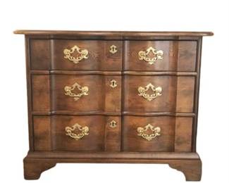 Lot 005-276  
Henredon Traditional Commode From Holzheimer's of Cleveland