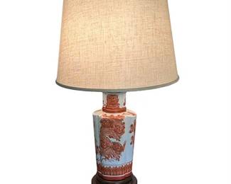 Lot 016. 
Vintage MCM Chinese Scalloped Floral Porcelain Lamp