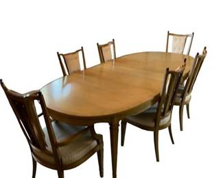Lot 023.  
Vintage Drexel Dining Room Table with Six Chairs