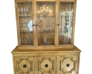 Lot 024. 
Mid Century Drexel China Cabinet