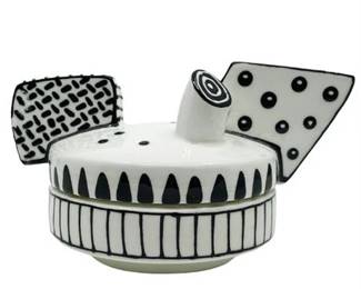 Lot 032  
VIntage Art Pottery Covered Box, Signed