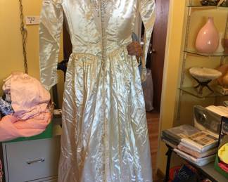 BACK OF WEDDING GOWN