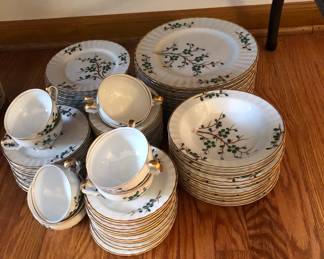 LARGE SET OF CHINA