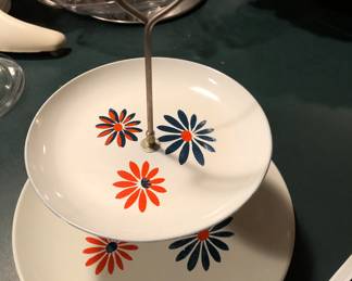 VINTAGE SERVING PIECE