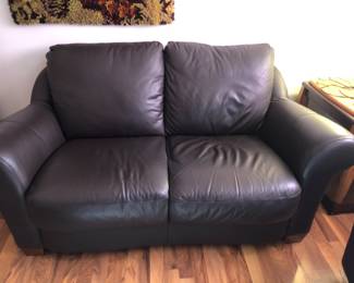 LEATHER LOVESEAT