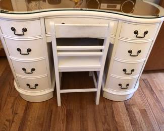 VANITY WITH MATCHING CHAIR