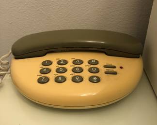VINTAGE PHONE WORKS FROM RADIO SHACK