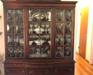 BEAUTIFUL BREAKFRONT