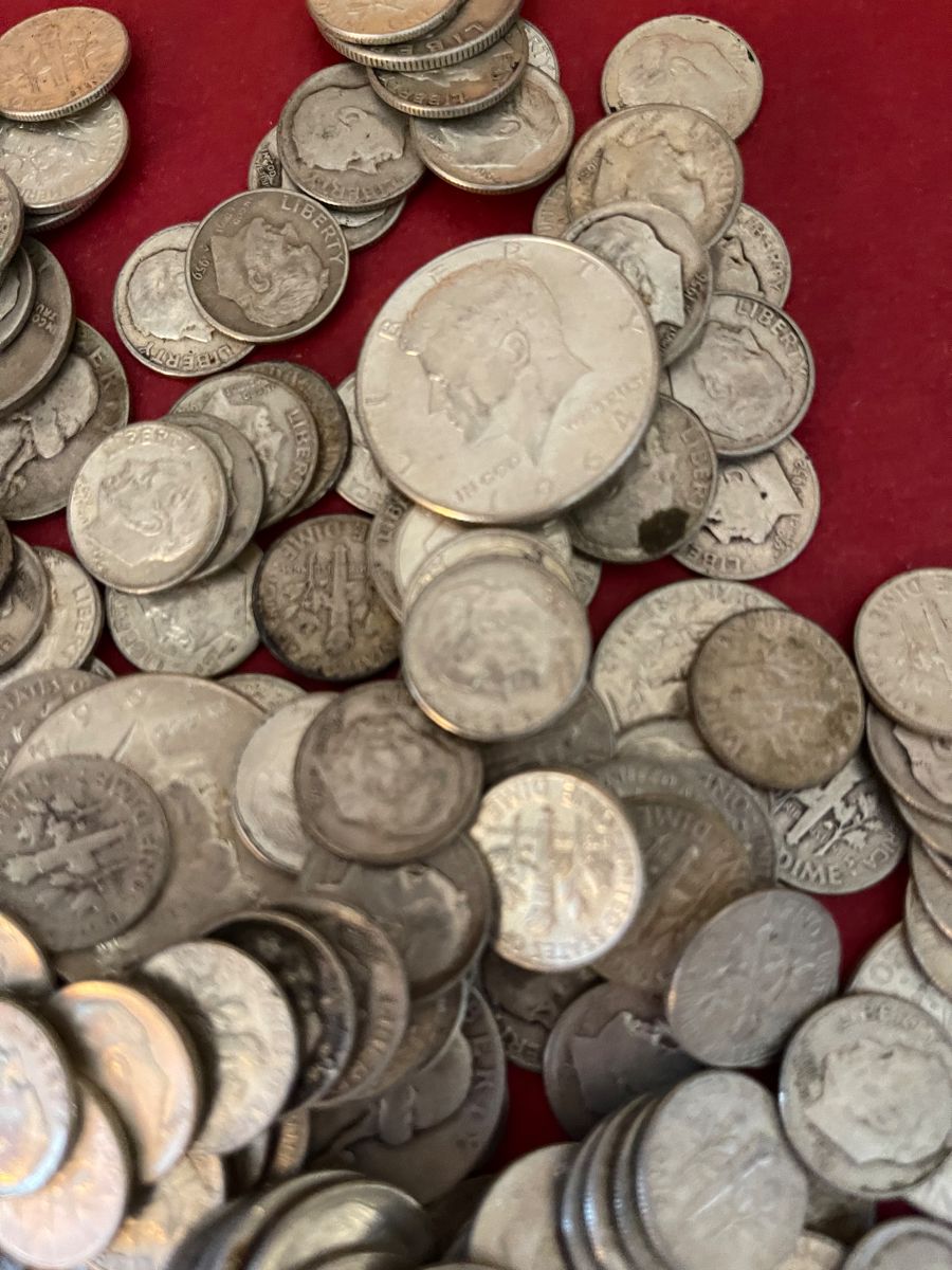 Vinyl, silver coins, and more in Flint, MI starts on 10/20/2023