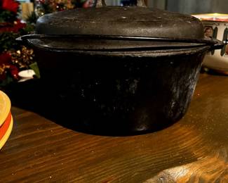 Cast iron dutch oven