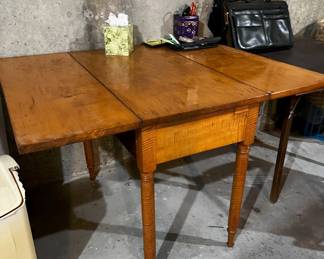 Nice old drop leaf in maple.