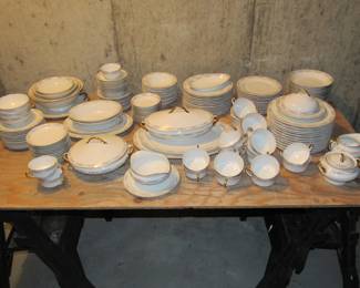 Syracuse "Orleans"  Approximately a service for 12