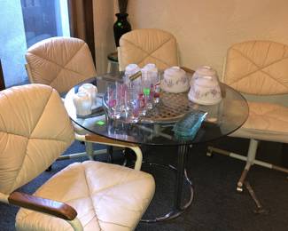 Dining Table & Chairs 