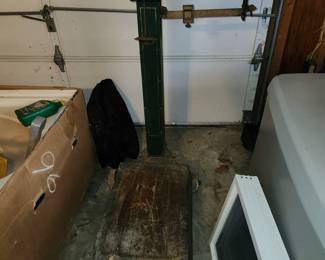 remaining garage items. Ask cashier inside house for garage key