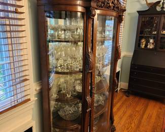 DINING ROOM SET IS "BEST OFFER" WHICH MUST BE ACCEPTED BY THE FAMILY
matching antique 3 piece solid oak dining set