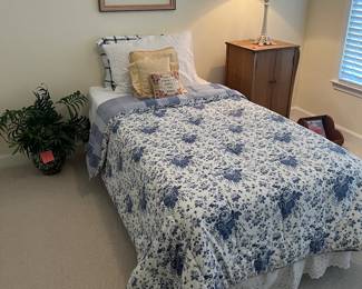 Twin bed - bedding not being sold.