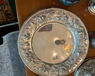 4 Kirk sterkubg bread & butter plates