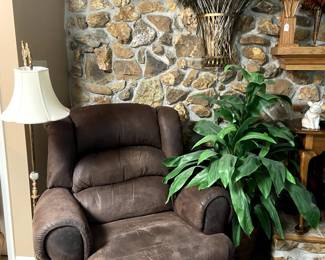 This is a large cushy recliner!