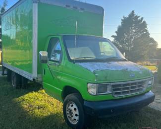 1992 e350 20foot box truck with lift. Truck runs lift works.  