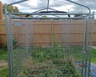 Dog Kennel - Has a roof not in the picture