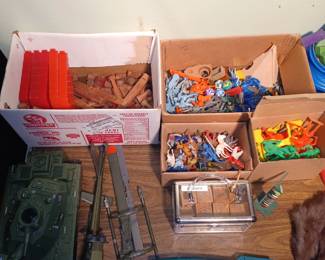 Vintage Army Guy's - Vintage Cowboy and Indian - Old Toys