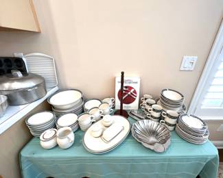 Sets of China - Flatware 