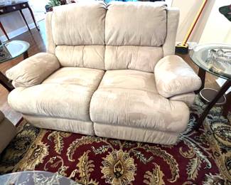 Reclining Loveseat 