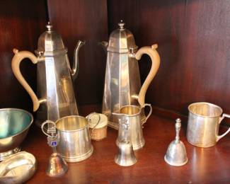 Sterling items - two London c. 1931 coffee pots, small creamer & mugs