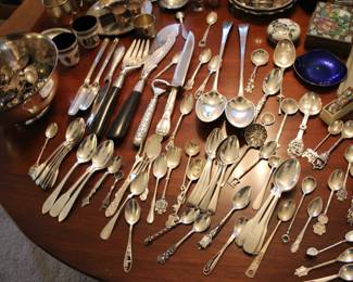 More sterling silver items, flatware / hollowware