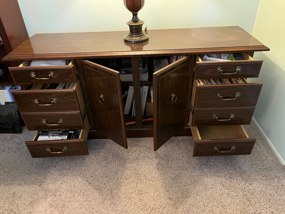 Estate Sale Everything Must Go! in Creve Coeur, MO starts on 10/21/2023