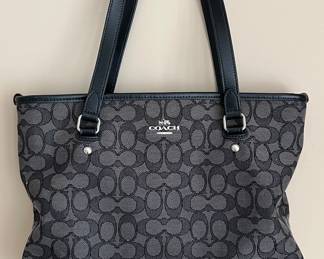 Black Coach handbag (to be authenticated)