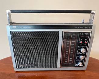 Vintage GE AM/FM radio