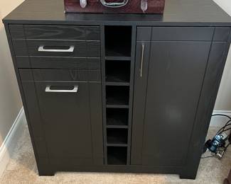 Small black mini dry-bar