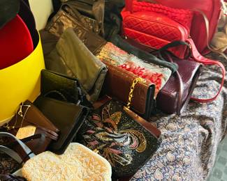 handbags / wallets