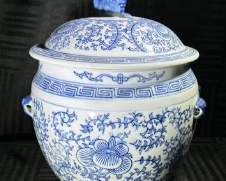 Blue & White Porcelain Chinese Rice Pot With Lid