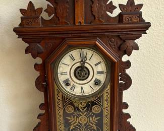 Antique mantle clock (non functioning - needs some tender loving cars!)