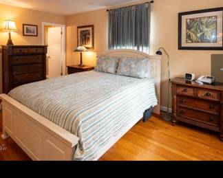 Queen bed (NO MATTRESS/BOXSPRING)