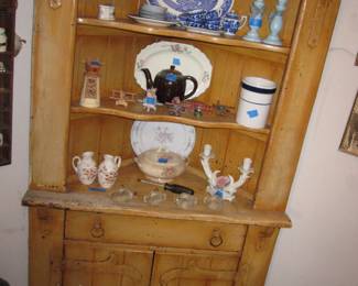 Corner Cabinet 
