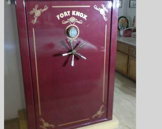 FORT KNOK Executive 10000 S.V.&nbsp;SAFE  Asking price will be $4,250.00