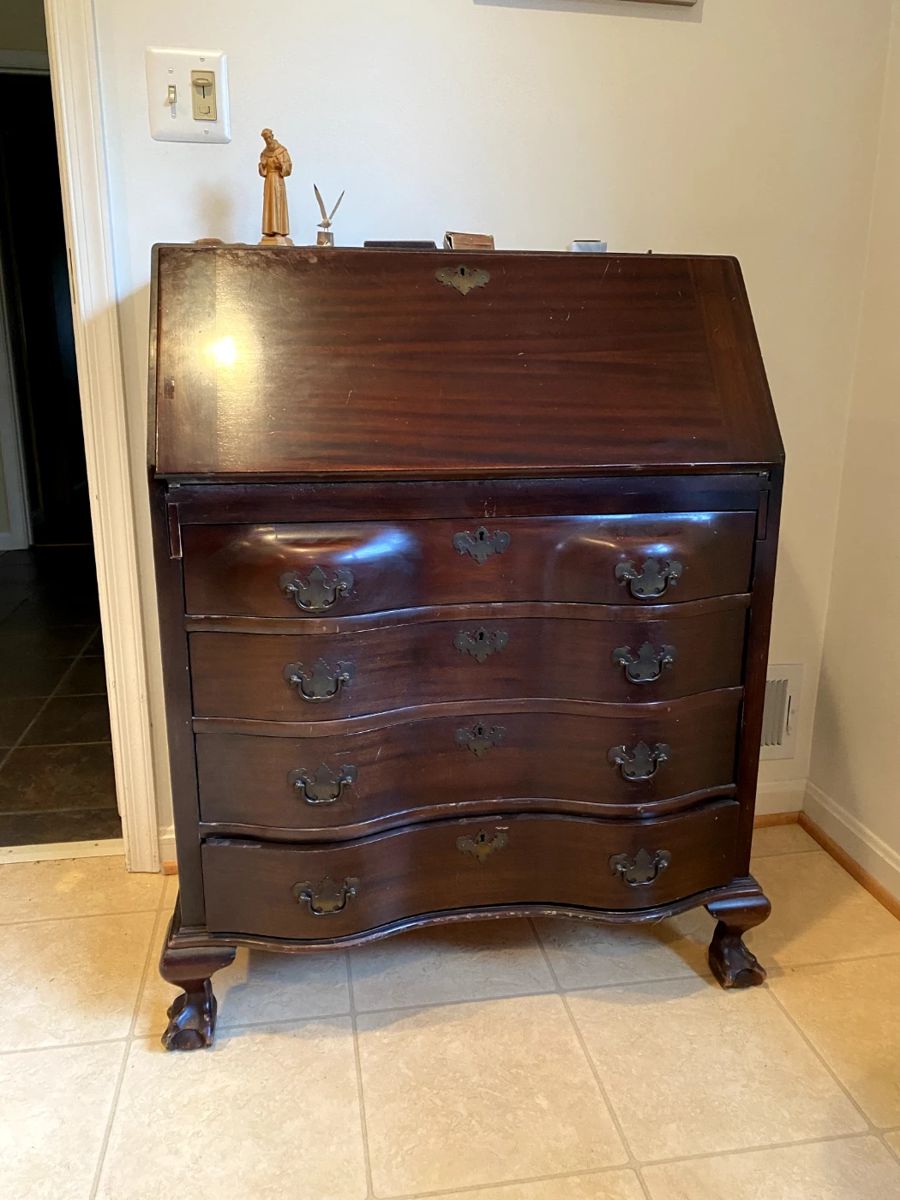 Estate Sale in Alexandria starts on 10/21/2023